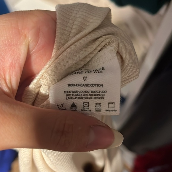 GIRL CRUSH GANG| Turtleneck size M NEVER WORN - Picture 6 of 6